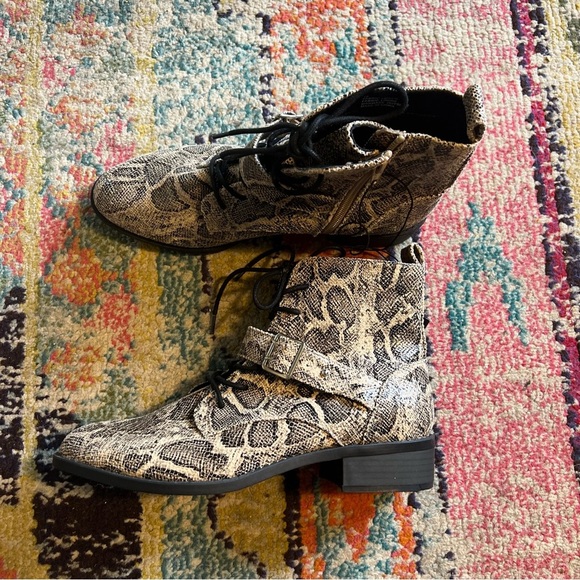 Express boots animal print women’s size 10 - Picture 2 of 6